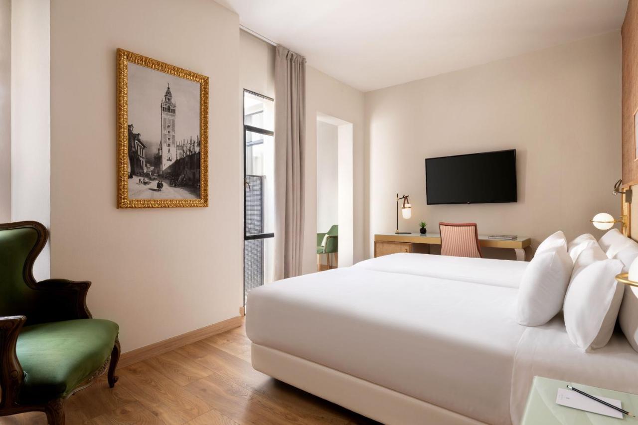 Seises Sevilla, A Tribute Portfolio 4*