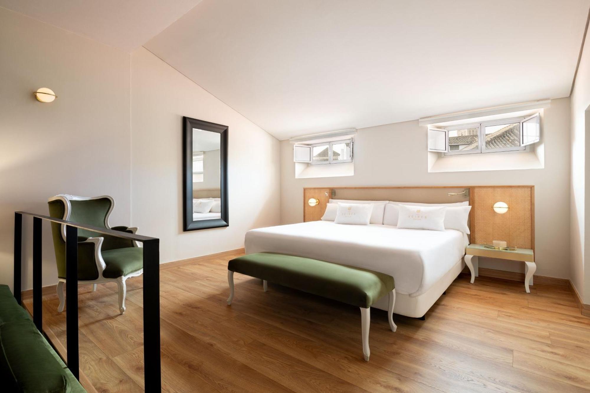 Seises Sevilla, A Tribute Portfolio 4*
